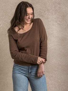 Women's Scoop Neck Knit Top in Rich Brown